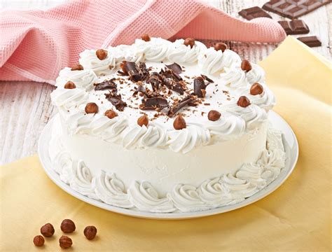 torta chanel con panna|torta alla panna.